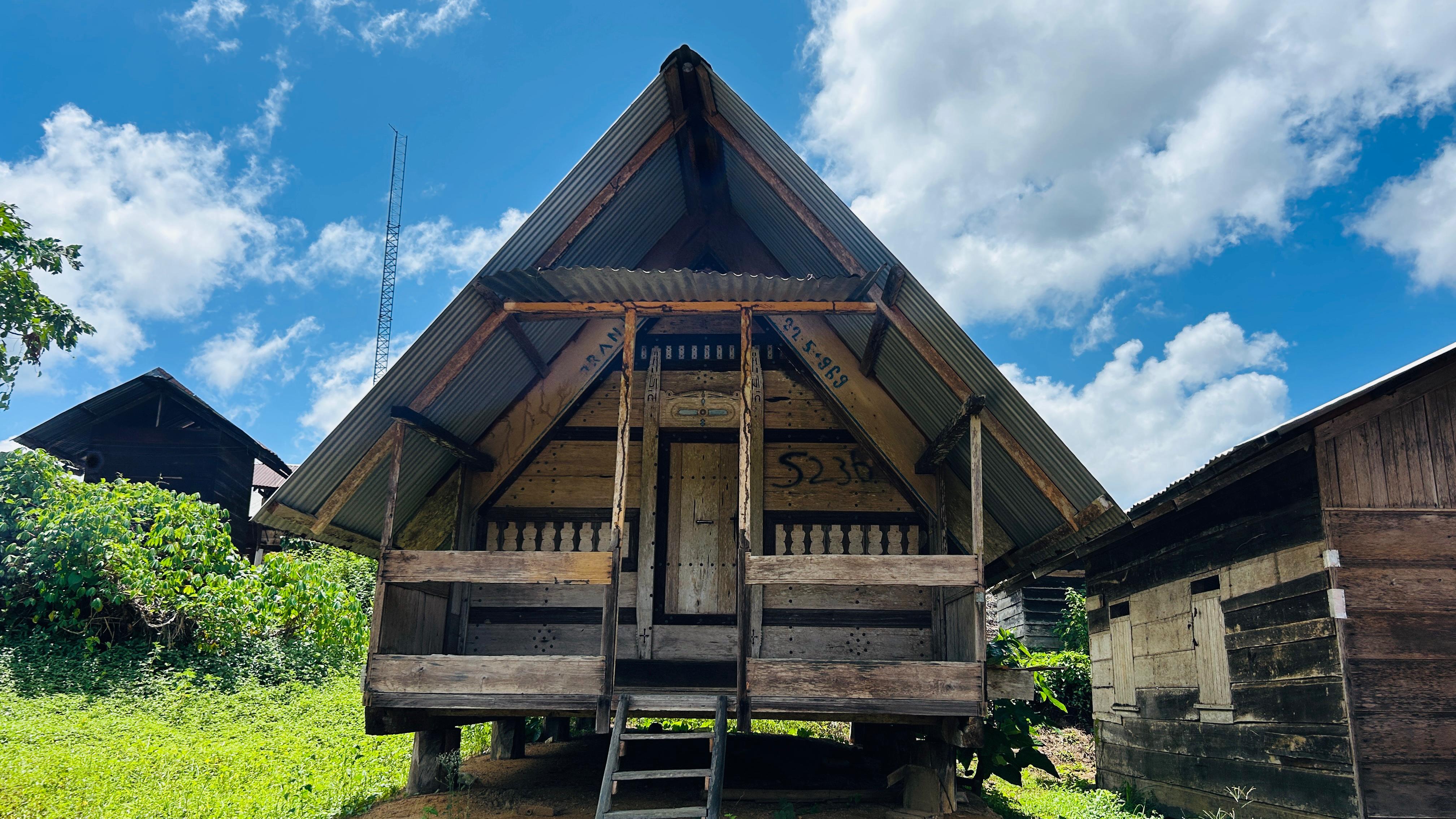 Kosindo River Lodge aan de Gran Rio in het Surinaamse binnenland bij Kajana.